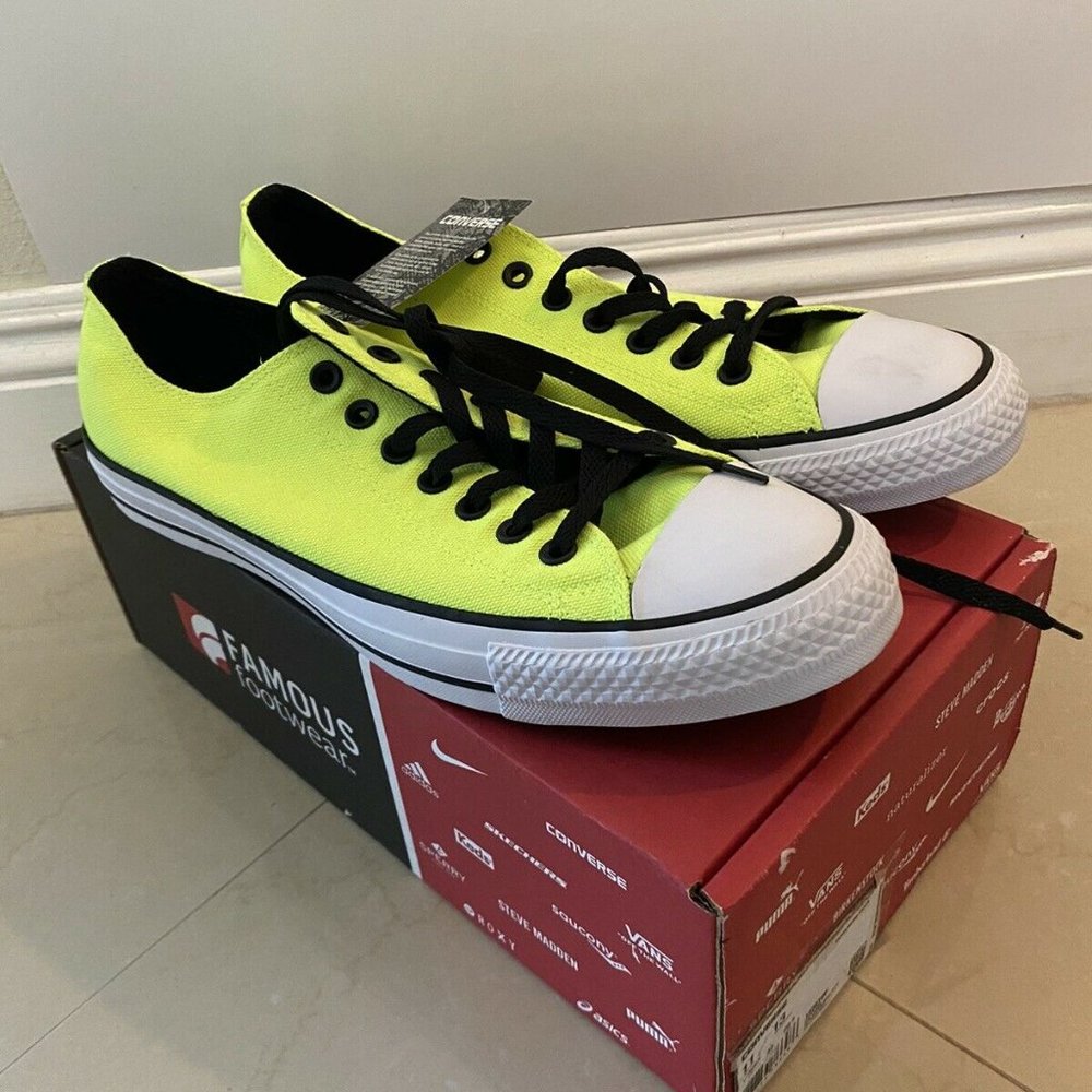 CONVERSE CHUCK ALL STAR LOW TOP CANVAS Volt Size 4